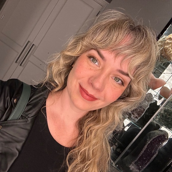 Meet your Posher, Morgan - Picture 2 of 2